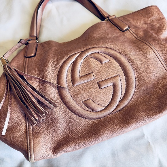 Gucci Rose Gold Metallic Pebbled Leather Soho Shoulder Bag - Picture 1 of 16